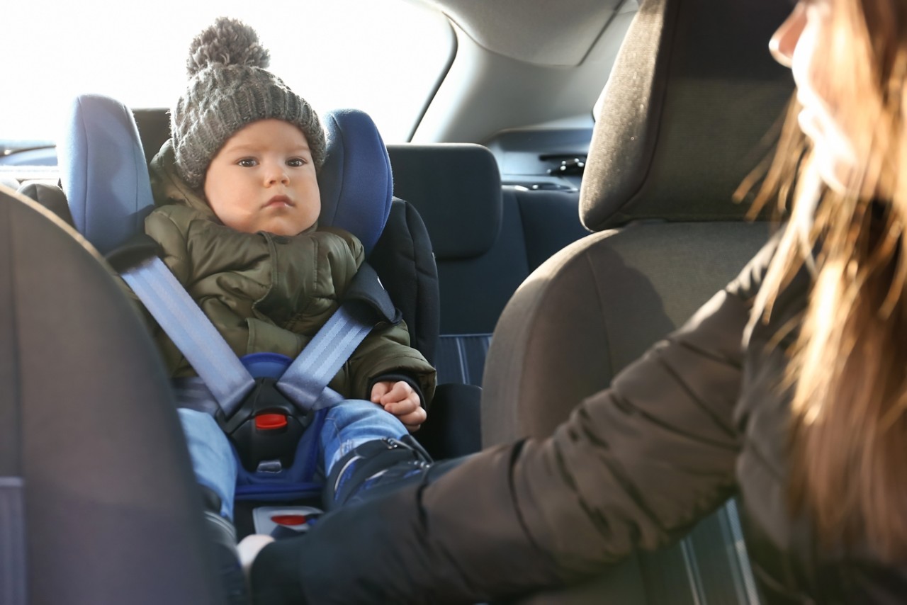 Tarkkaamattomuus ja yksin ajaminen nostavat lasten kanssa autoilevien kuljettajien kolaririskiä 