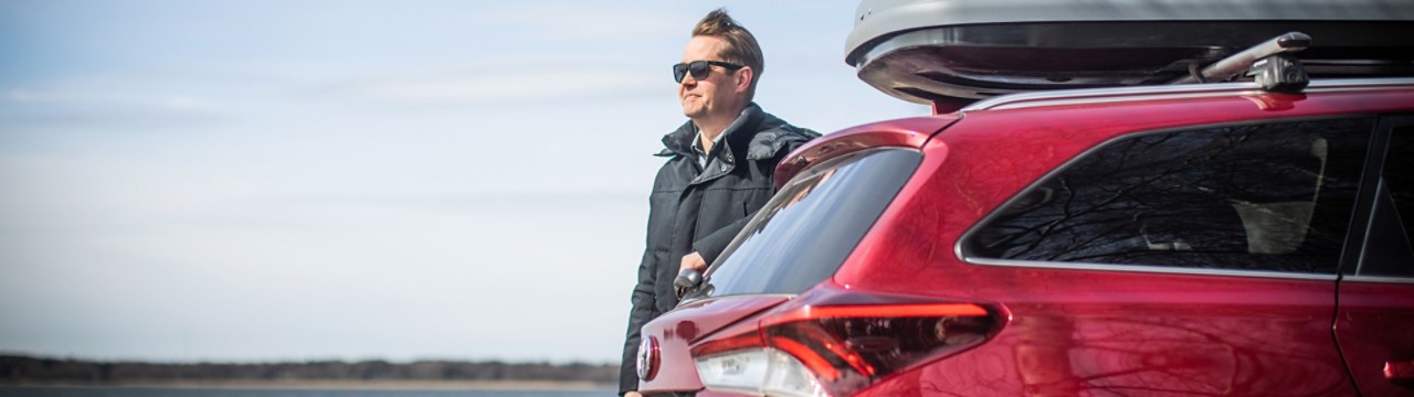 Toni Nordströmin Toyota Auris Hybrid kyydittää perhettä Suomesta Keski-Eurooppaan.