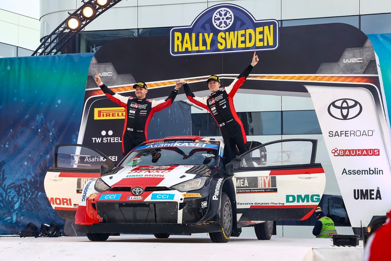 Jonne Halttunen, Kalle Rovanperä ja Toyota GR Yaris Rally1.