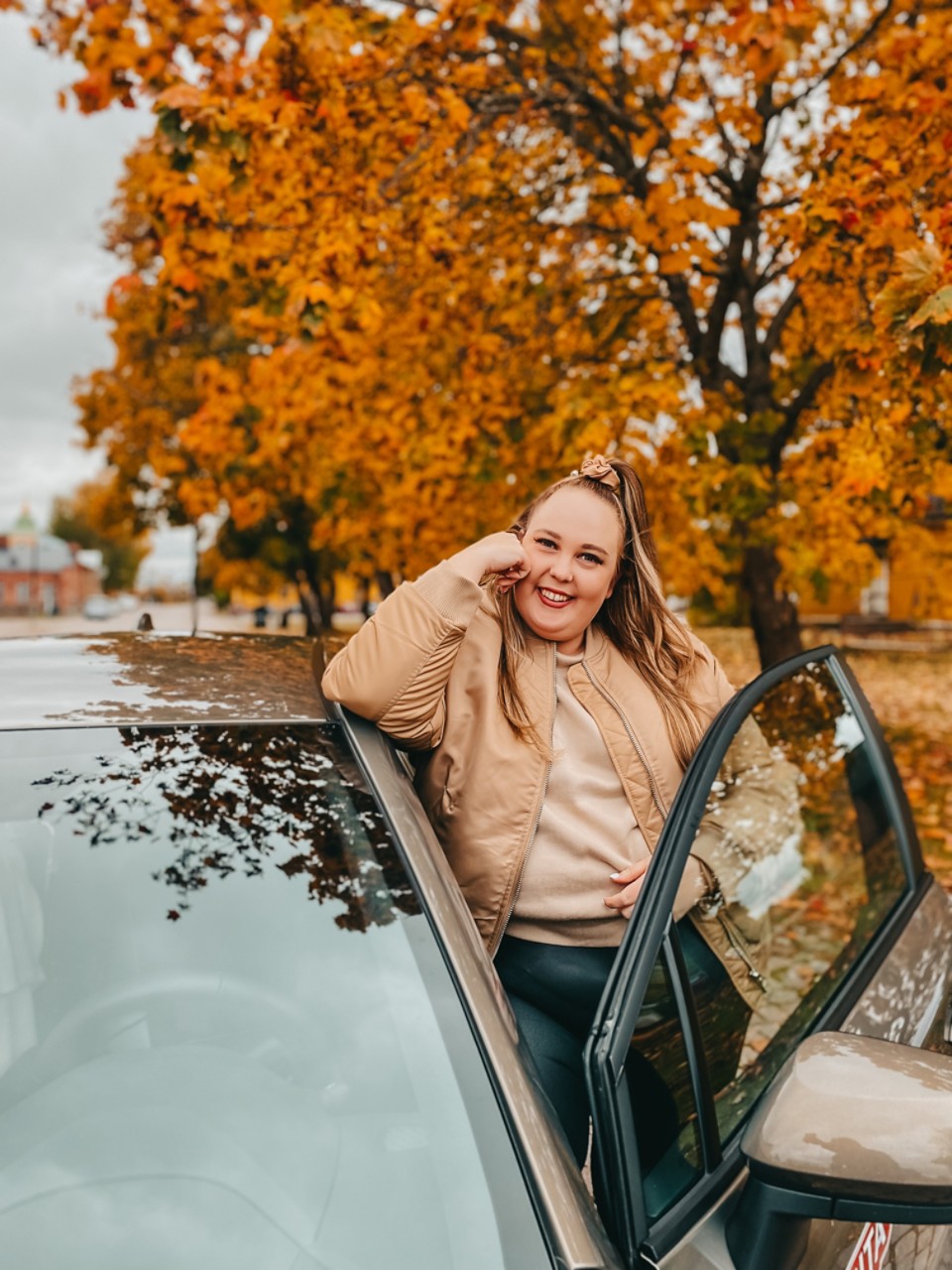 Toyotan KINTO Flex -autolla kohti uudenlaista elämää. Sandra Kurki ja Toyota Corolla