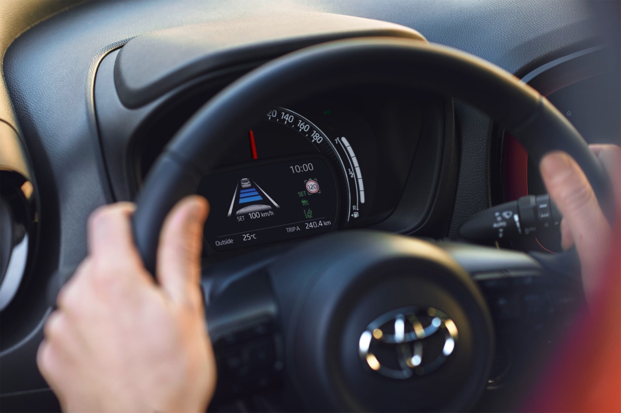 TOY_AYGO_X_2022_HUB_DCO_Image_Bank_06_Chilli