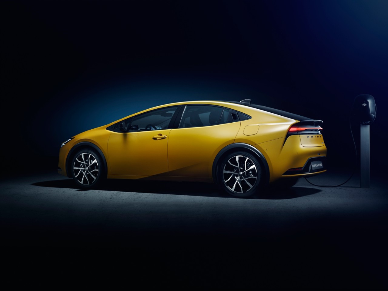 Prius PHEV