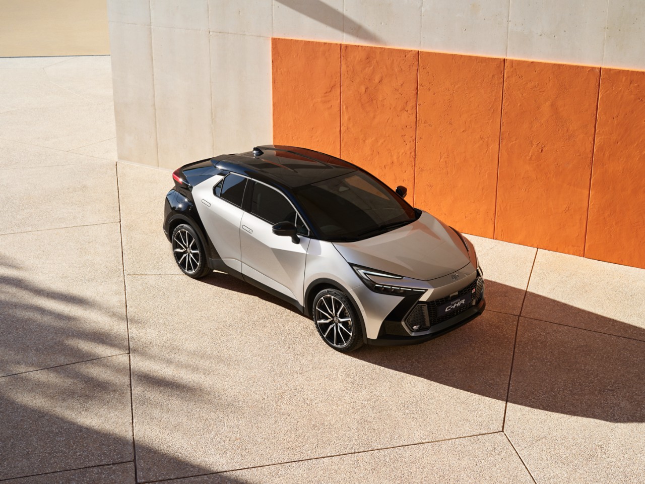 Täysin uusi Toyota C-HR