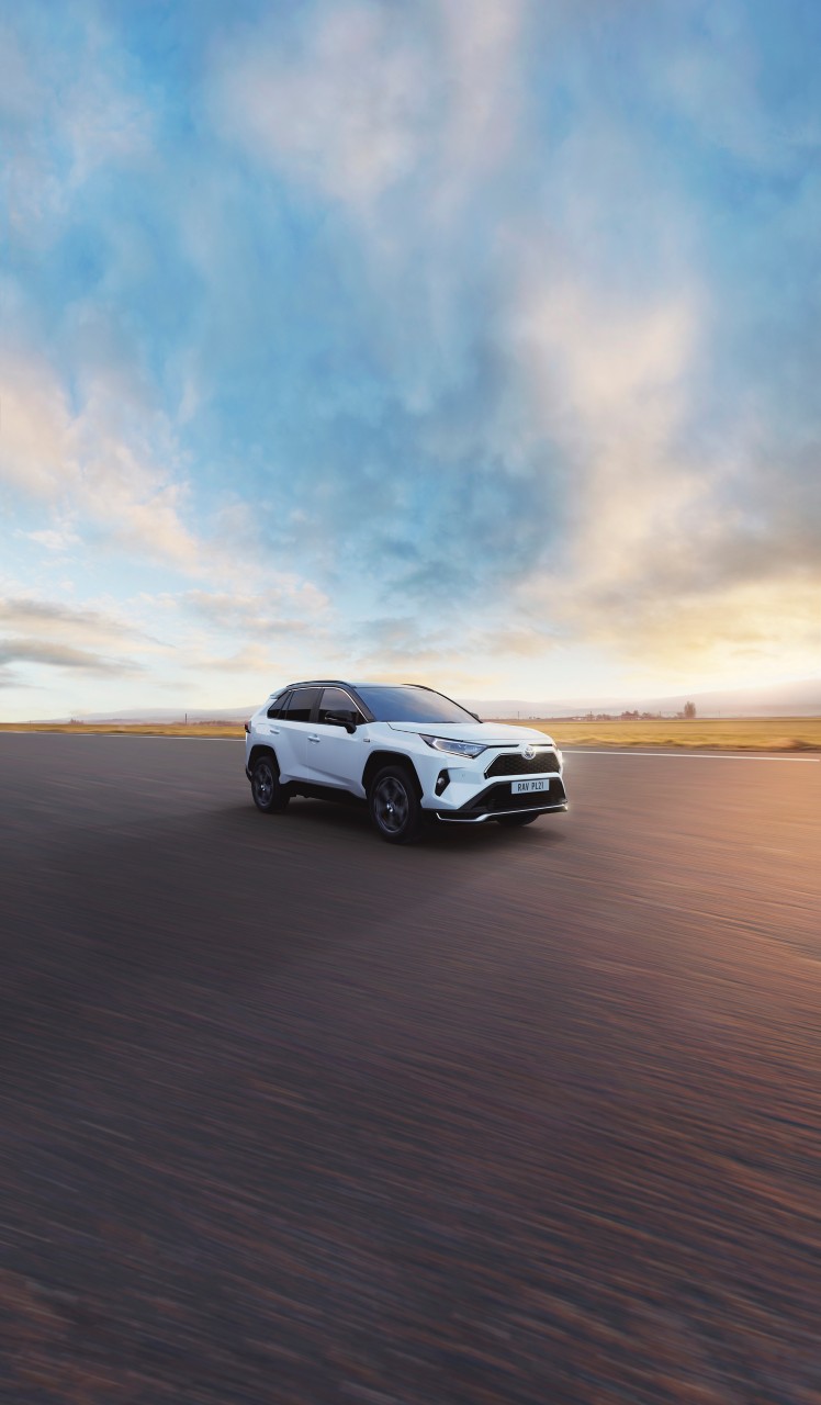 TOY_DES_EL_2021_HUB_BRAND_ATT_IMG_KV_RAV4_PHEV